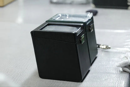Carica Orologi Cubo Sofa Verde Le Remontoir 8